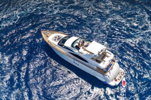 Location Yacht de Luxe Iris Azimut 74 Grèce
