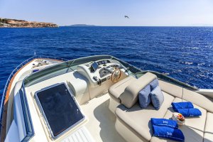 Location Yacht de Luxe Iris Azimut 74 Grèce