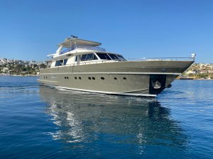 Yacht di Lusso Bona Dea Noleggio