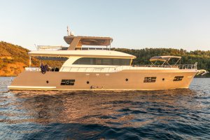 Аренда моторных яхт Floki