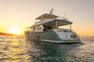 Аренда моторных яхт Floki