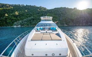 Аренда моторных яхт Hubo Azimut 84