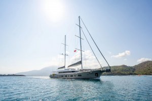 De Love Gulet Available for Charter