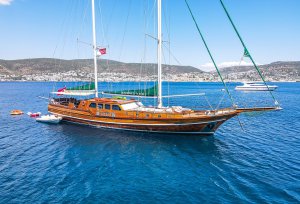 Lady Christa Gulet Available for Charter
