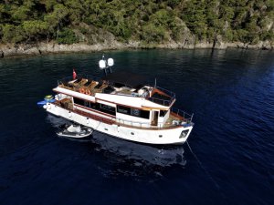 Location Yacht de Luxe Maske 3