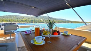 Location Yacht de Luxe Wave Master Sealine T60 Grèce