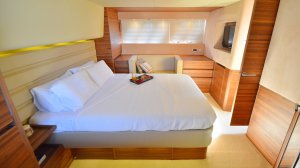 Location Yacht de Luxe Wave Master Sealine T60 Grèce
