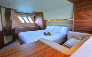 Location Yacht de Luxe Wave Master Sealine T60 Grèce